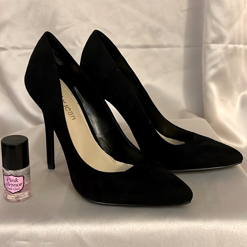 Cathy Jean black suede pointed toe pumps size 7.5